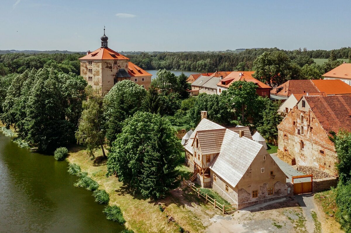 Středověký glamping Malešov