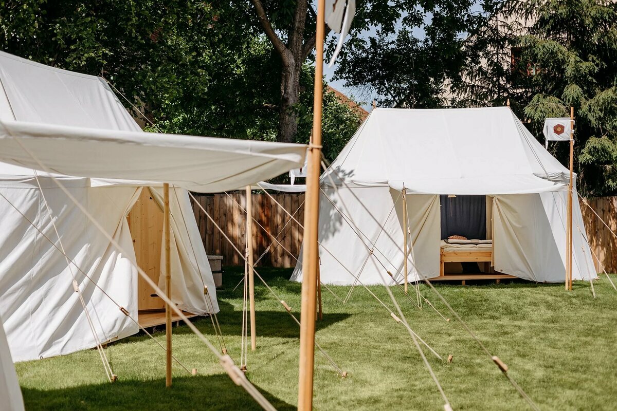 Středověký glamping Malešov